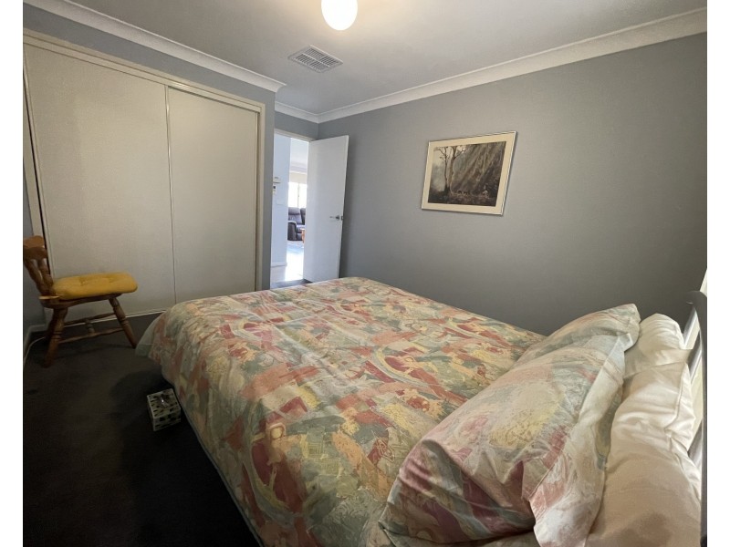 6 Albion Grove Crescent, Griffith NSW 2680
