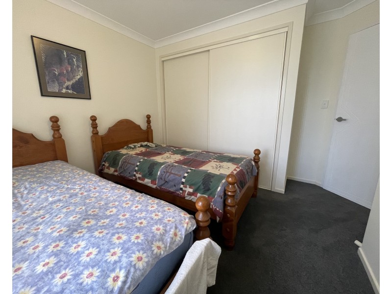 6 Albion Grove Crescent, Griffith NSW 2680