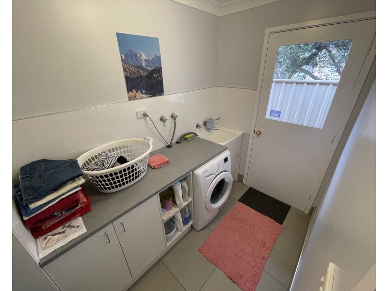6 Albion Grove Crescent, Griffith NSW 2680