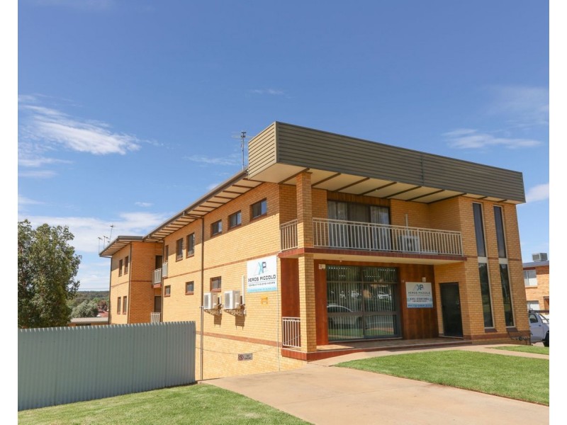 1/110 Benerembah Street, Griffith NSW 2680