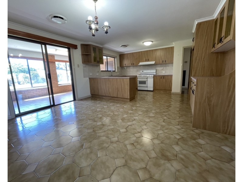 13 Elder Road, Griffith NSW 2680