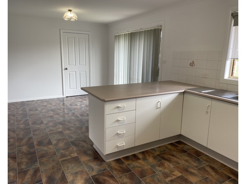 12B Robrick Close, Griffith NSW 2680