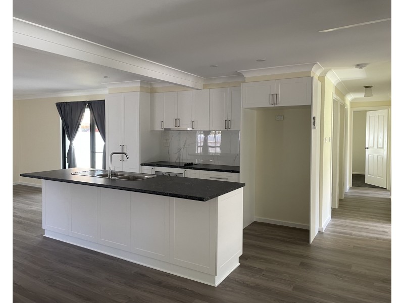 23 Railway Parade, Yenda NSW 2681