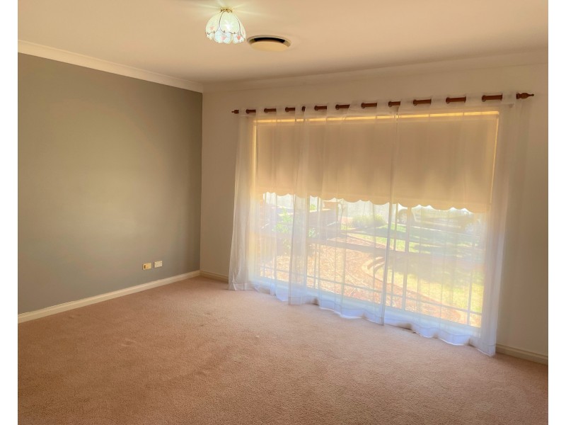 14 Nicholls Street, Griffith NSW 2680