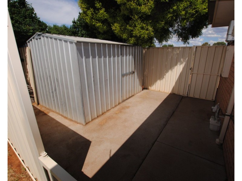 1 Dunvarleigh Crescent, Griffith NSW 2680