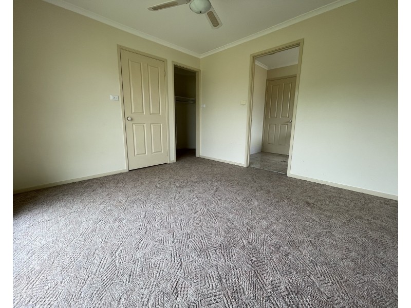 18B Dunvarleigh Crescent, Griffith NSW 2680