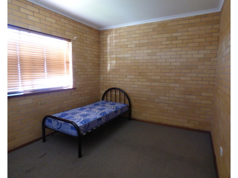 2/110 Benerembah Street, Griffith NSW 2680