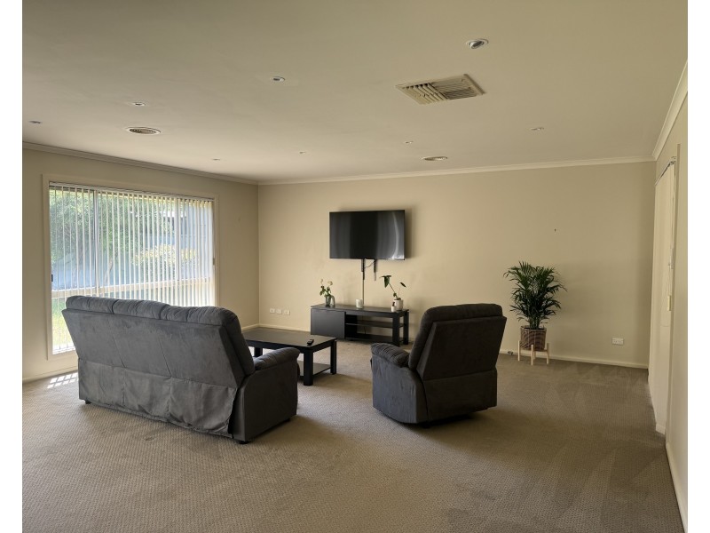 27 Kooba Street, Griffith NSW 2680