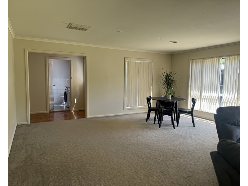 27 Kooba Street, Griffith NSW 2680