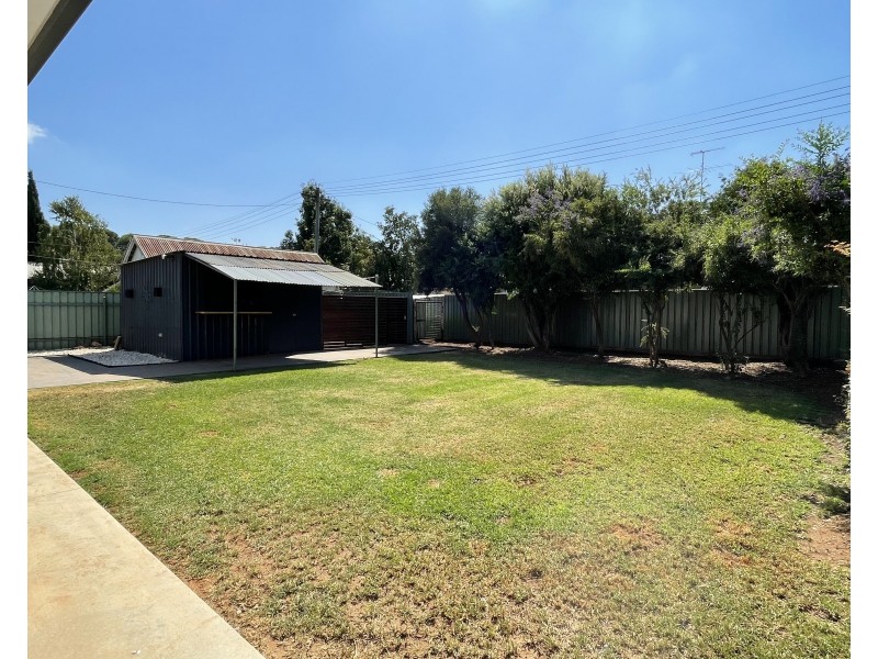 27 Kooba Street, Griffith NSW 2680