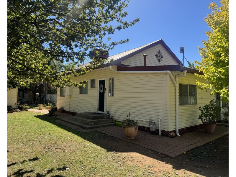 23 Sangster Crescent, Hanwood NSW 2680