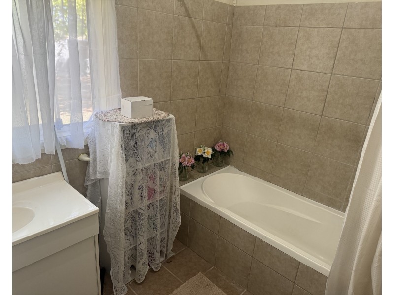 23 Sangster Crescent, Hanwood NSW 2680