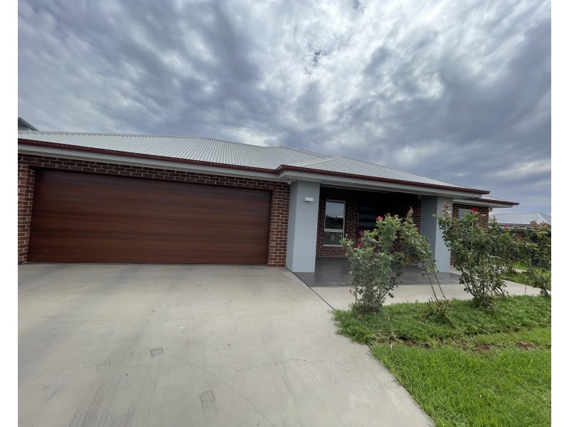 65 Gillmartin Drive, Griffith NSW 2680