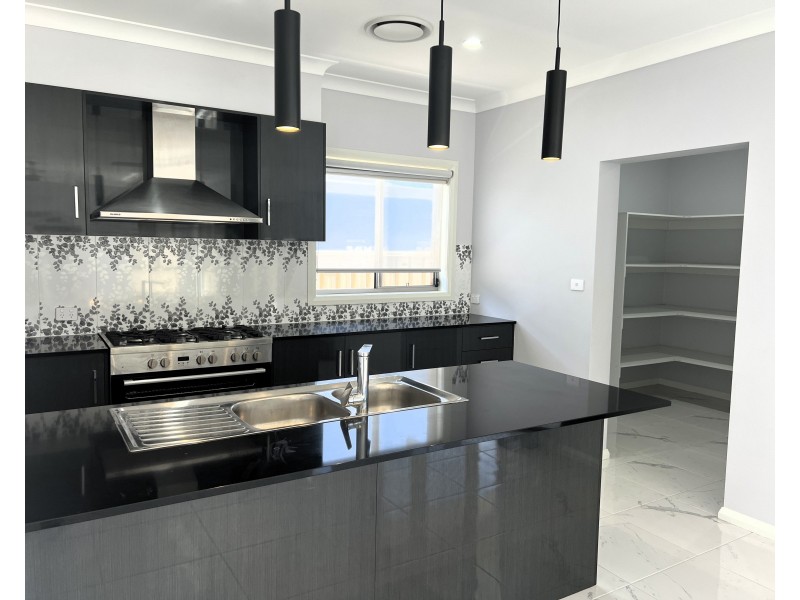 3 Suman Close, Griffith NSW 2680