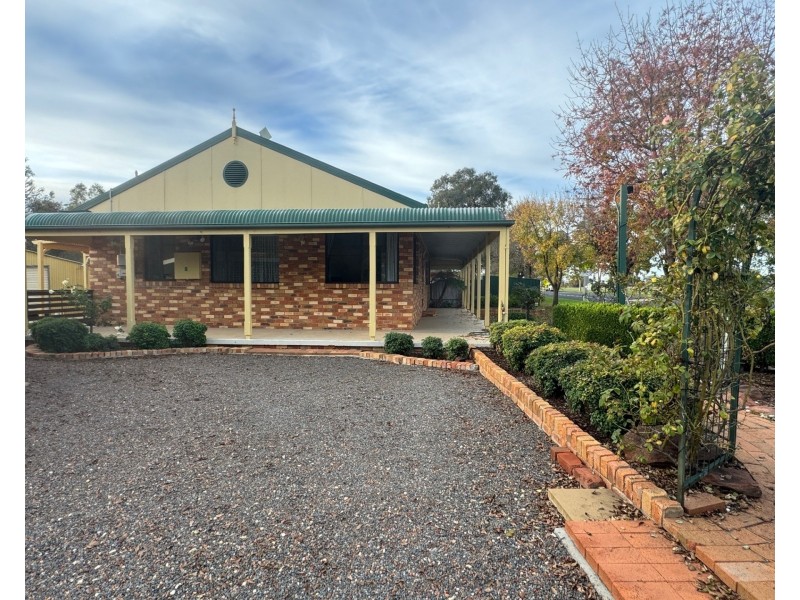 2 Young Street, Beelbangera NSW 2680