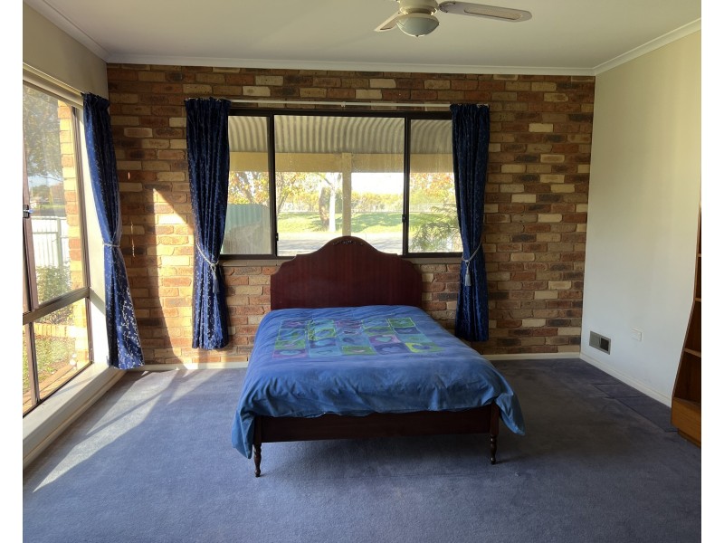 2 Young Street, Beelbangera NSW 2680