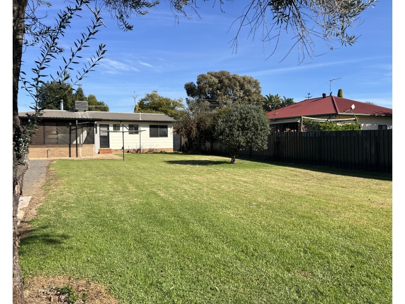 25 Henry Street, Yenda NSW 2681