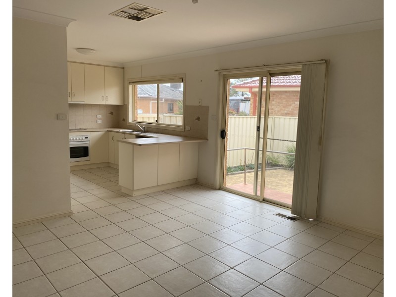 17A Clifton Boulevard, Griffith NSW 2680