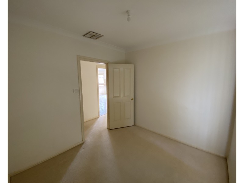 17A Clifton Boulevard, Griffith NSW 2680