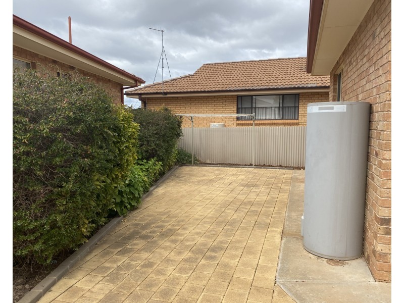 17A Clifton Boulevard, Griffith NSW 2680