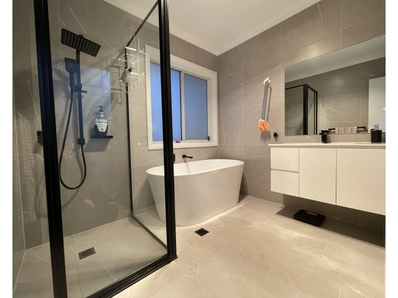 18 Lanza Grove, Griffith NSW 2680