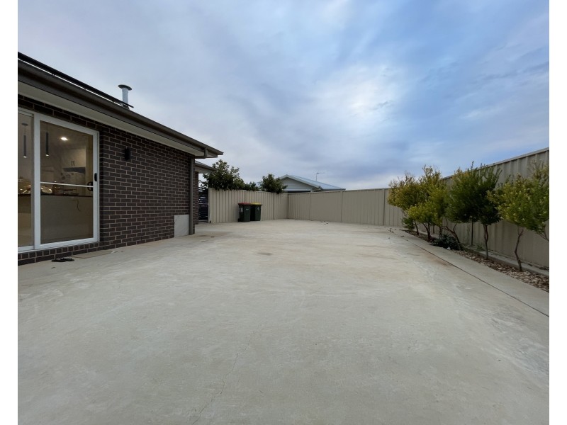 18 Lanza Grove, Griffith NSW 2680