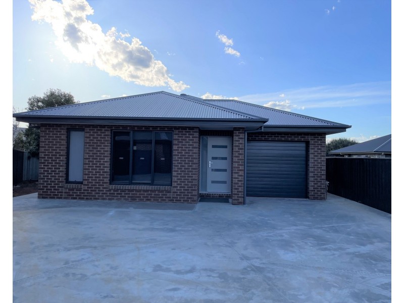 3/4 Capello Close, Griffith NSW 2680