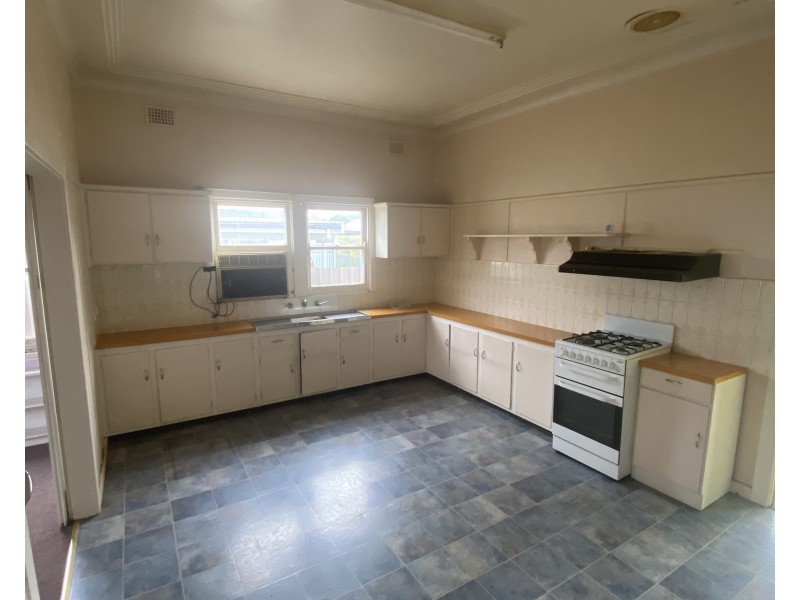 16 Goondooloo Street, Griffith NSW 2680