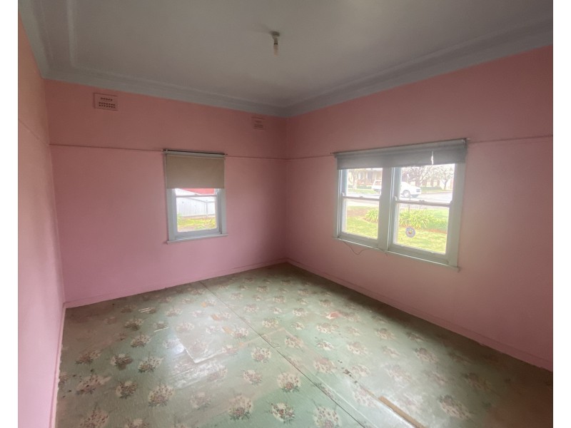 16 Goondooloo Street, Griffith NSW 2680