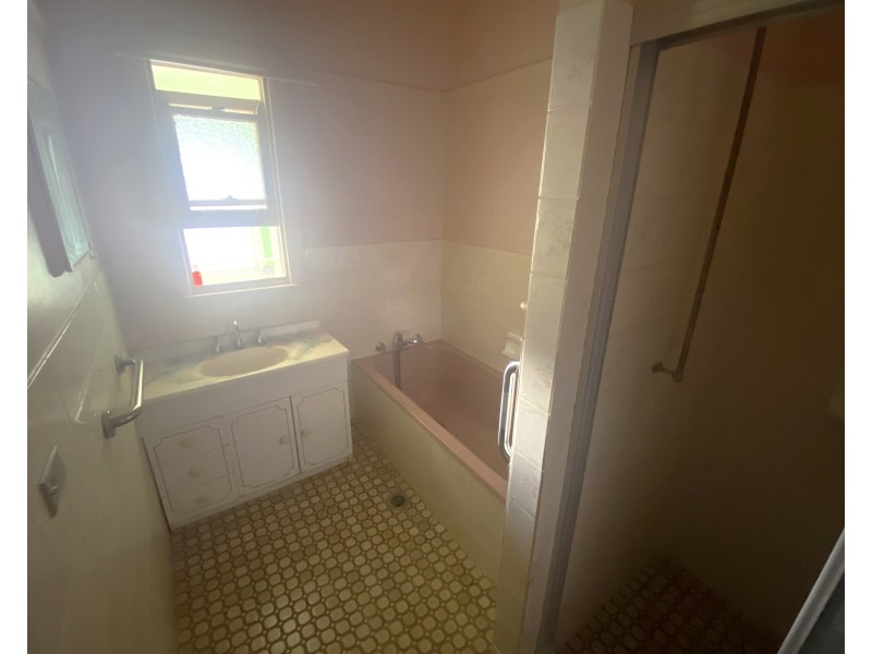 16 Goondooloo Street, Griffith NSW 2680