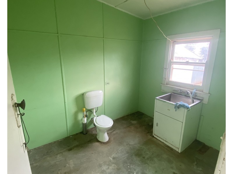 16 Goondooloo Street, Griffith NSW 2680