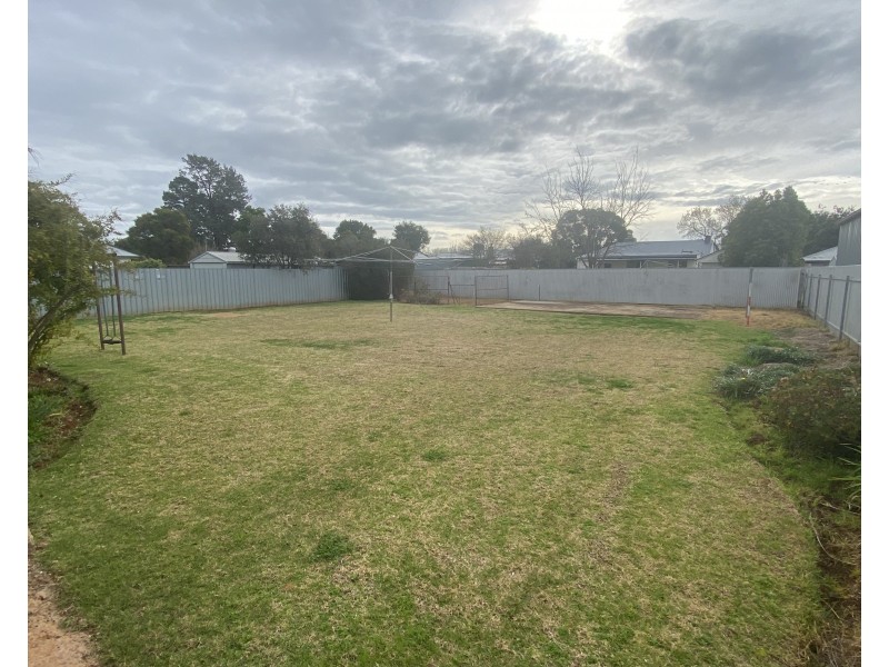 16 Goondooloo Street, Griffith NSW 2680
