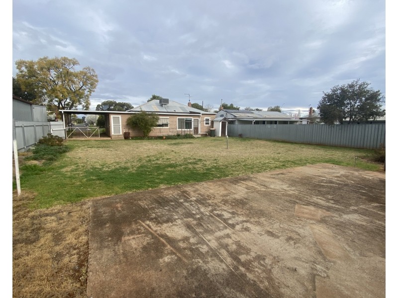16 Goondooloo Street, Griffith NSW 2680