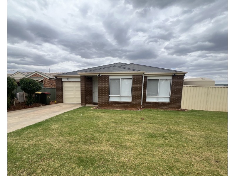 27 Middleton Avenue, Griffith NSW 2680