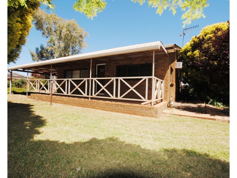 37 Collins Road, Griffith NSW 2680