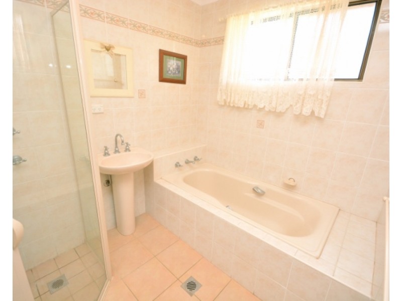 22 Lawford Crescent, Griffith NSW 2680