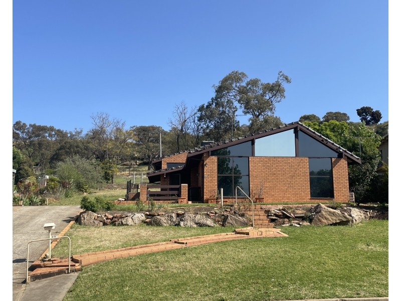 22 Lawford Crescent, Griffith NSW 2680