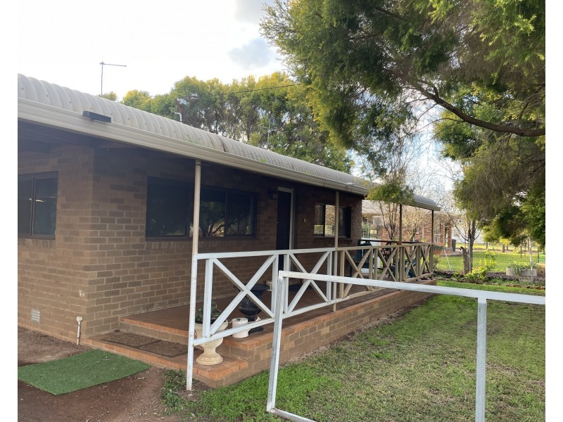 37 Collins Road, Griffith NSW 2680