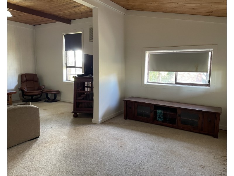 37 Collins Road, Griffith NSW 2680
