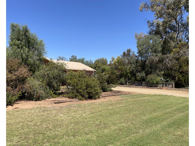 16 Lowde Street, Nericon NSW 2680