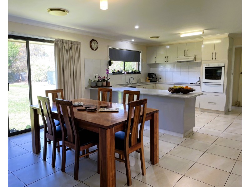 16 Lowde Street, Nericon NSW 2680