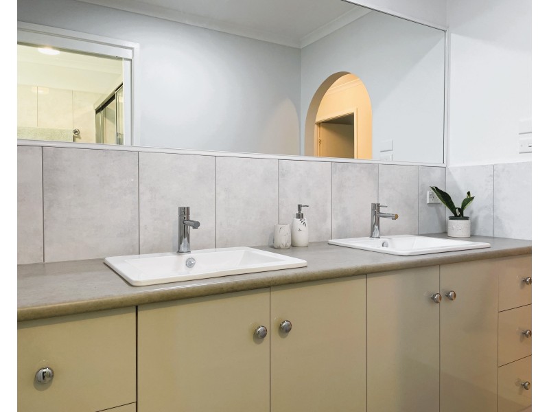 16 Lowde Street, Nericon NSW 2680