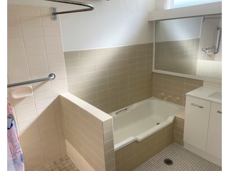 28-30 Grey Street, Griffith NSW 2680