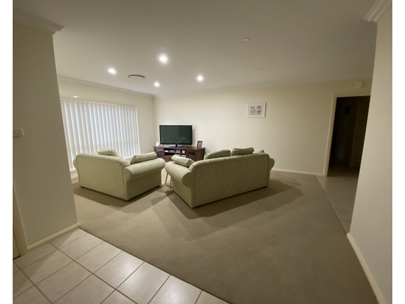 2/8 Mardon Place, Griffith NSW 2680