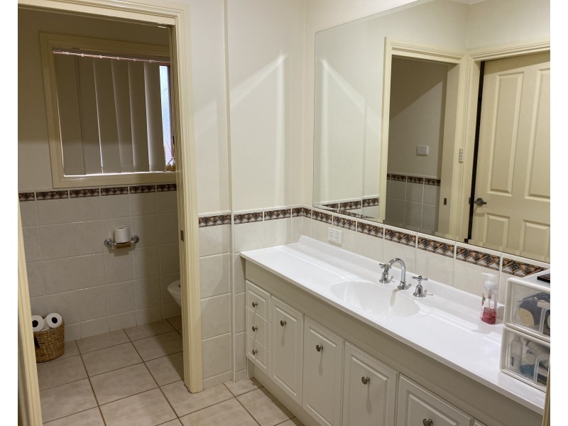 2/8 Mardon Place, Griffith NSW 2680