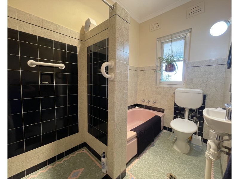 10 Goondooloo Street, Griffith NSW 2680