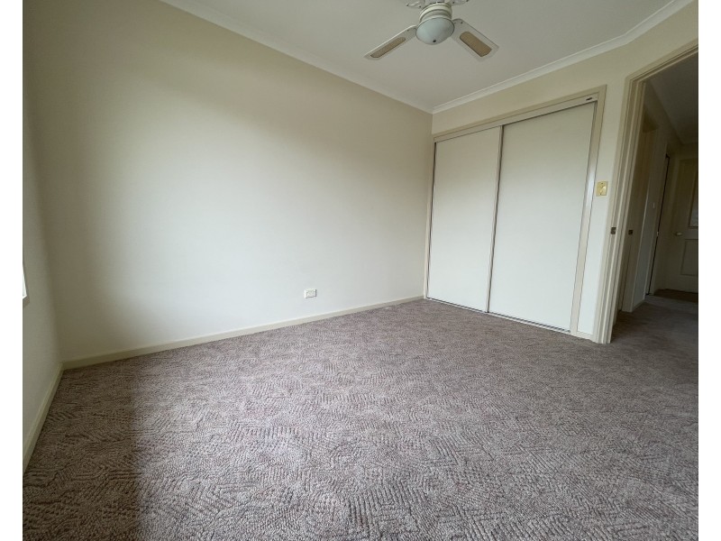 18B Dunvarleigh Crescent, Griffith NSW 2680