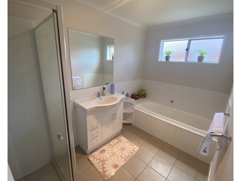 5 Howlong Crescent, Griffith NSW 2680