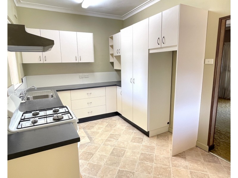 10 Goondooloo Street, Griffith NSW 2680