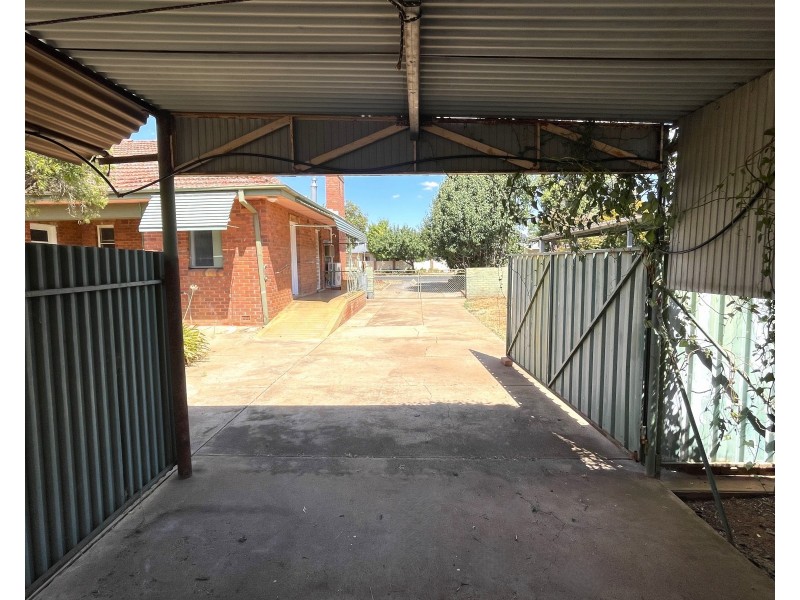 10 Goondooloo Street, Griffith NSW 2680
